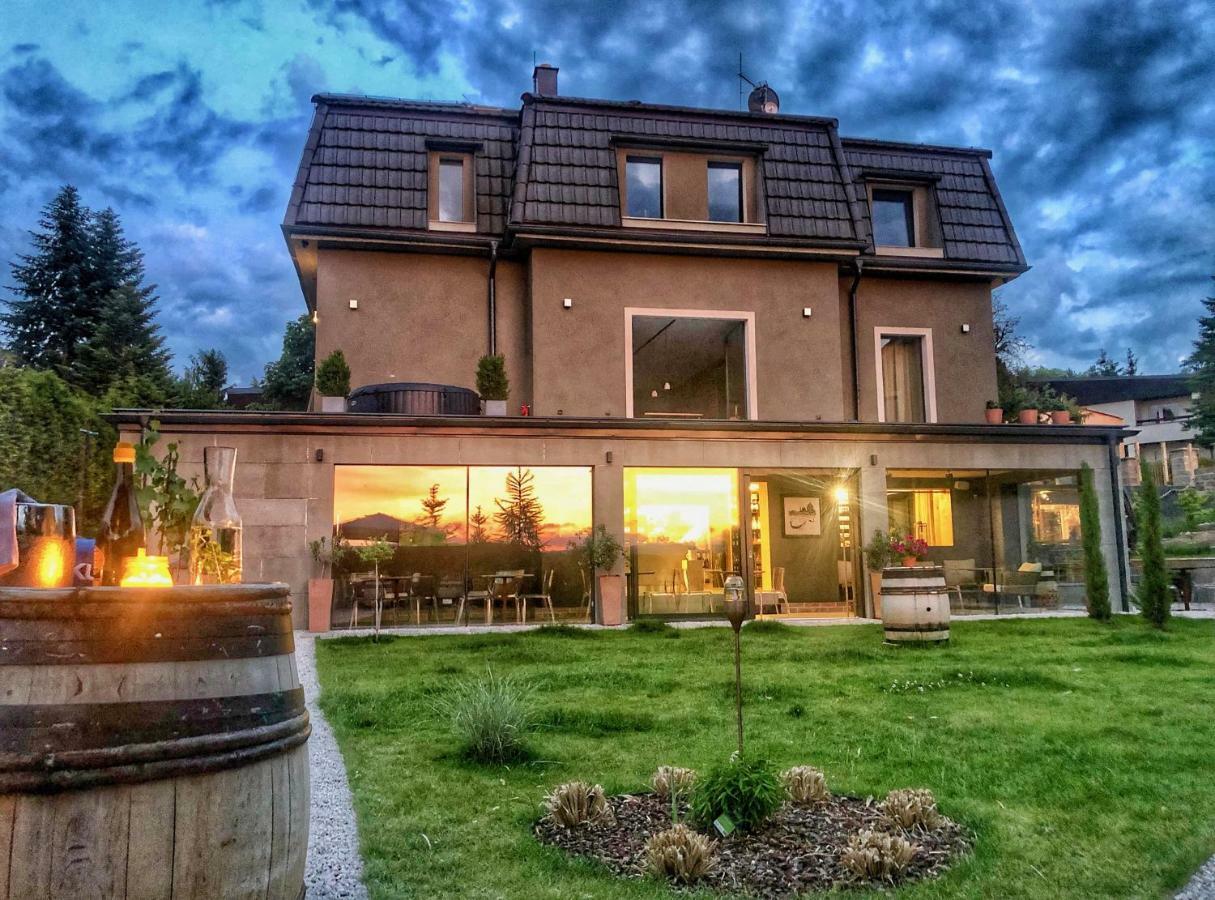 Villa Bricola - Boutique Apartments Karlovy Vary Dış mekan fotoğraf